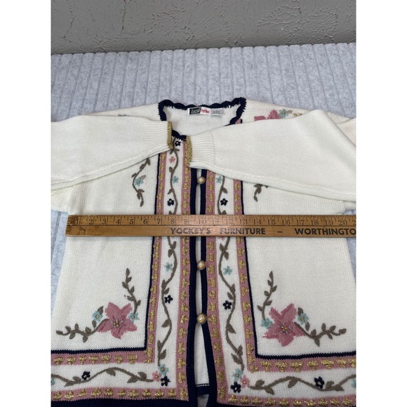 Lucia Petites Vintage Floral Embroidered Cardigan Cream Gold Pearl Button M - Picture 5 of 7